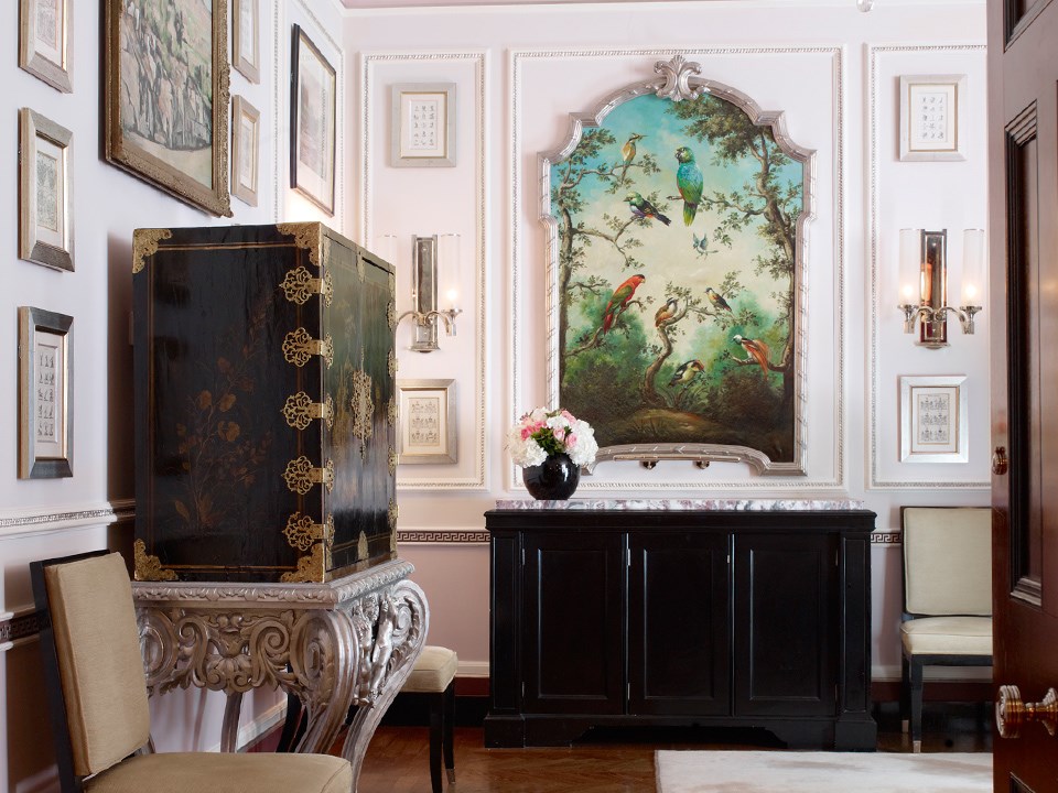 A display of the blend of traditional and modern art, which can be found in the interior design of The Connaught.