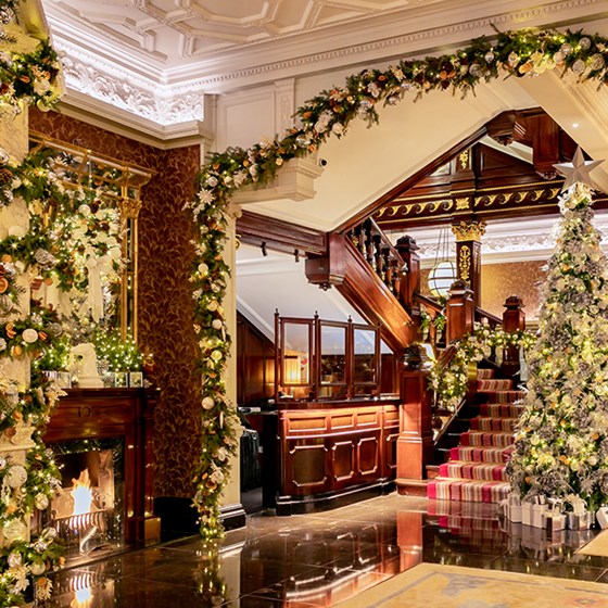 Decorated for the Christmas mood, the rooms of The Connaught, awaken the festive spirit of every guest.